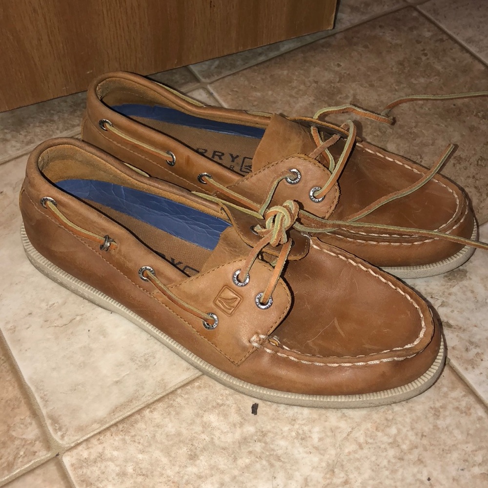 Unisex Sperry shoes